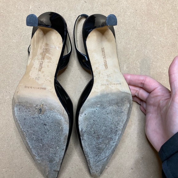 SOLD- MANOLO BLAHNIK✨ - Picture 3 of 7